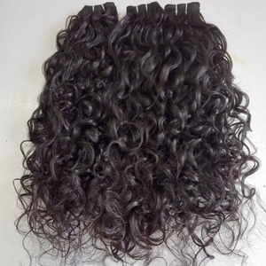 Cheveux humains bouclés vierges de qualité supérieure, tissage à la main et double trame à la machine, vente en gros en vrac, directement de l'usine - Product Image 4