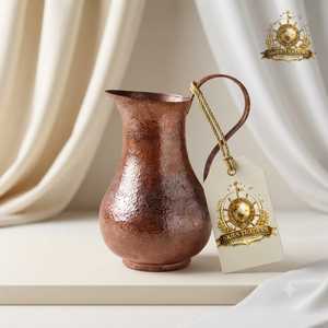 Pichet à eau en cuivre pur martelé en forme de poire avec poignée, service de boissons traditionnel ayurvédique, 1200 ml - Product Image 1