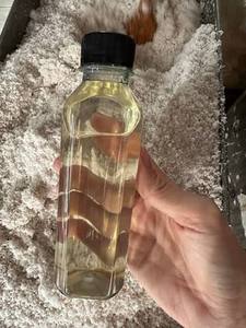 Huile de noix de coco de haute qualité, huile de noix de coco vierge biologique pour la cuisine, la transformation alimentaire et les cosmétiques - Product Image 1