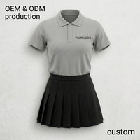Ensemble de tenue de pickleball pour femme avec logo personnalisé, polo à manches courtes à col en V uni, jupe plissée, respirant, séchage rapide, bordure contrastée