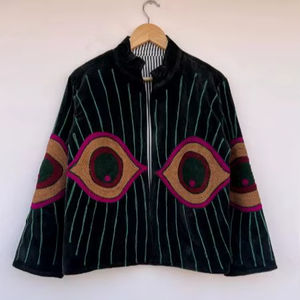 Blouson bomber unisexe brodé à la main avec des motifs floraux, magnifique blouson d'hiver matelassé en coton avec broderie Suzani, cadeau spécial - Product Image 1