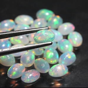 Opale de feu de qualité AAA, cabochon d'opale, opale d'Éthiopie naturelle, forme ovale, pierre précieuse en vrac, pour la fabrication de bijoux. - Product Image 2