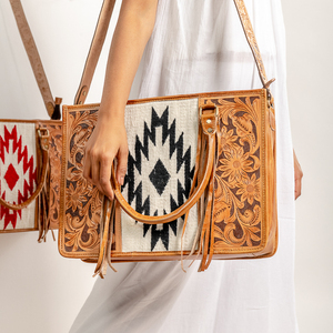 Bolso tote vintage de cuero con flecos y adornos florales tallados a mano, elegante bolso de hombro de piel de vaca para mujer, multiusos. - Product Image 6