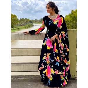 VESTIDO DE TRABAJO CON ESTAMPADO DIGITAL FLORAL DE GEORGETTE Y DUPATTA MANGA COMPLETA COSTURA NEGRA - Product Image 1