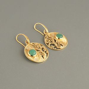 Boucles d'oreilles vintage modernes minimalistes en chrysocolle de forme ronde, pendantes, plaquées or 18 carats, design filigrane en laiton. - Product Image 3