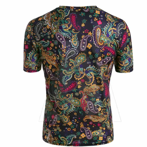 T-shirt homme en sublimation, structuré pour une durabilité accrue, avec des coutures solides et un tissu résistant. - Product Image 2