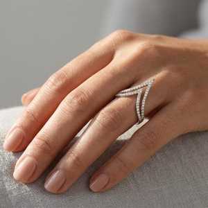 Bague Flèche en Moissanite Ronde au Design Unique, en Argent 925 Original, Bijou Fin pour Elle, Idéal pour les Vœux de Mariage et d'Anniversaire - Product Image 5