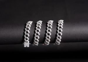 Cadena Cubana de Plata de Ley 925 con Diamantes y Baño de Oro de 18k para Ceremonias de Boda, Disponible para Venta al Por Mayor - Product Image 2