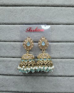 Elegantes Pendientes Jhumka Color Rosa Bebé Chapados en Oro, Pendientes Jhumki Tradicionales Indios con Perlas Incrustadas en Kundan para Mujer, Estilo Étnico - Product Image 5