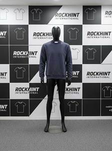 Sudadera Unisex de Corte Regular con Cuello Redondo, Color Negro Camel, 100% Algodón, Felpa, Personalizable con Logotipo, Estilo Urbano para Verano - Product Image 2