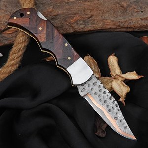 Couteau de chasse de poche en acier carbone forgé à la main, manche en bois, étui en cuir, style traditionnel, polissage haute brillance, pour le camping et les activités de plein air - Product Image 3