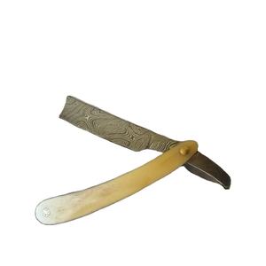 Maquinilla de afeitar de Damasco antigua hecha a mano para barberos hecha de hueso de camello con hoja de acero inoxidable - Product Image 1