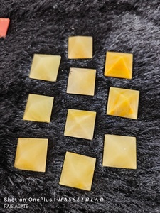 Pierre de pyramide d'aventurine jaune en cristal naturel de haute qualité pour la guérison et l'astrologie pyramide pour la correction Reiki et Vastu - Product Image 2