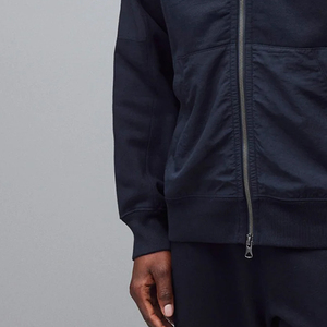 Prix de gros pour les acheteurs en gros : Sweat à capuche pour homme en matière respirante pour un confort optimal, couleur unie avec fermeture éclair, prix abordable, style décontracté. - Product Image 3