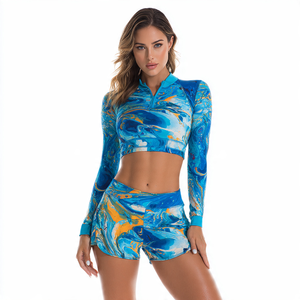 Conjunto Deportivo de 3 Piezas para Mujer: Bra Deportivo, Chaqueta de Manga Larga y Shorts de Cintura Alta, Transpirable, para Yoga y Ejercicio - Product Image 4