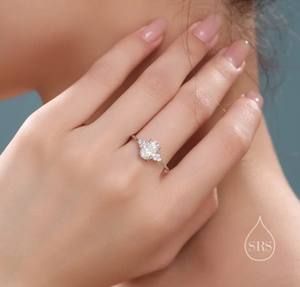 Anillo Ovalado de Moissanita de 1.25 Quilates en Plata de Ley, Diseño de Inspiración Vintage, Anillo de Moissanita de 1.25 Quilates - Product Image 2