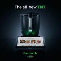 Vorwerk Thermomix TM7 1000W Pengolah Makanan Elektrik Terkontrol Aplikasi dengan Mangkuk Pencampur Stainless Steel Multifungsi untuk Penggunaan Rumah Tangga