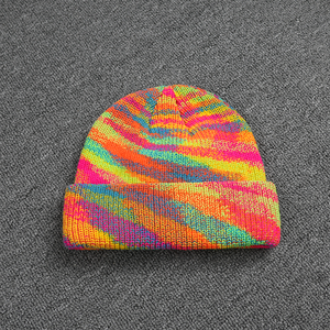 Gorro de Punto Acanalado Premium Unisex, Gorro de Invierno Elástico y Suave con Tela Cálida y Cómoda para Uso Diario al Aire Libre - Product Image 2
