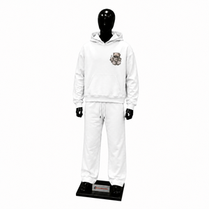 Conjunto Deportivo para Hombre, Sudadera con Capucha Blanca y Logotipo Gráfico en el Pecho, Pantalones Jogger a Juego, Ropa Deportiva Casual - Product Image 1