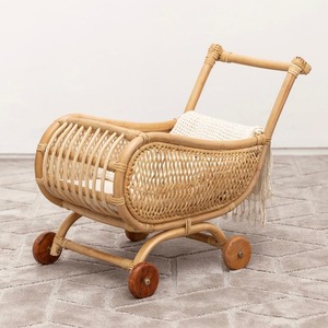 Tendance, cadeaux uniques pour enfants, jouets écologiques, fabriqué à la main, en rotin, chariot de poupée, poussettes naturelles pour poupées - Product Image 2