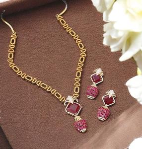 Elegante Juego de Collar y Aretes de Moissanita Chapados en Oro de Latón de Alta Calidad para Mujer - Regalo para Bodas y Fiestas - Product Image 4