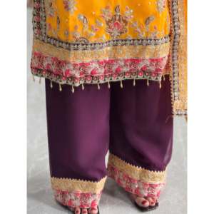 Salwar Kameez de Poliéster de Diseño - Hermoso Conjunto de Blusa, Pantalón y Dupatta para Fiestas - Product Image 1