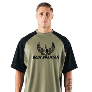 Camiseta Raglán Extra Grande para Hombre en Verde Oliva y Negro, Cuello Redondo, Algodón Suave, Estilo Urbano Informal - Product Image 1