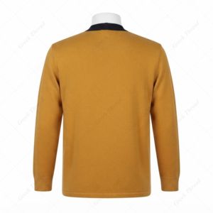 Cardigan d'hiver pour homme Alpha Phi Fraternity, lettres brodées en chenille couleur or vieilli, 100% acrylique, col en V, manches longues, OEM/ODM - Product Image 2