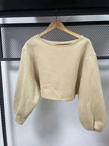 Sudadera Corta Oversize de Felpa para Mujer con Logotipo Frontal y Cuello Redondo con Borde Crudo, Color Personalizado - Product Image 3