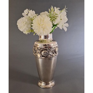 Jarrón Decorativo de Alta Calidad con Diseño Floral Plateado para Mesa de Sala de Estar y Decoración del Hogar, Elegante Adorno de la India - Product Image 2