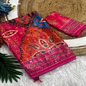 Conjunto de Saree y Blusa de Seda Suave y Brillante con Estampado Digital Colorido y Trabajo de Espejo para Festivales - Proveedor Mundial - Product Image 1