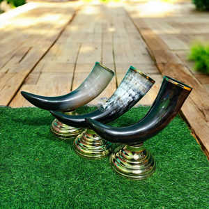 Cuerno de Buey Decorativo Hecho a Mano de Alta Calidad con Base Metálica, Diseño Moderno, 16-18 Pulgadas de Largo, Decoración de Mesa para Sala de Estar - Product Image 4