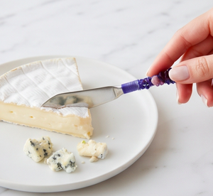 Couteau à fromage décoratif en acier inoxydable avec manche en fil de métal perlé violet pour usage en cuisine - Product Image 3