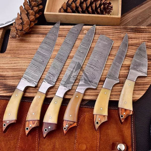 Juego de Cuchillos de Chef Damasco Hechos a Mano de Alta Calidad, con Hojas de Acero Damasco y Mangos de Madera, para Diestros, en Colores y Tamaños Personalizados - Product Image 3