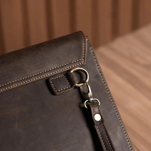 Bolso de mano de cuero premium de alta calidad, cartera de noche ideal para fiestas, recepciones y reuniones formales a un precio razonable. - Product Image 4