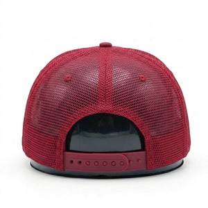 Gorra Trucker Vintage Roja Carmesí de Alto Rendimiento, Gorra de Malla Transpirable con Cierre a Presión, Gorra de Béisbol Ligera para Moda Urbana y Actividades al Aire Libre - Product Image 6