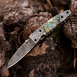 Couteau pliant en acier Damas avec outil utilitaire pratique, couteau Damas fait main avec équipement de poche pour l'extérieur - Product Image 4