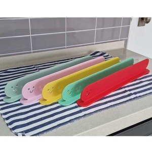 [ECOFRENDLY] <b>Kitchen</b> <b>Sink</b> Water Deflector Non Slip Silicone Countertop <b>Splash</b> Barrier SmileGuard Silicone <b>Sink</b> <b>Splash</b> <b>Guard</b> - Product Image 3