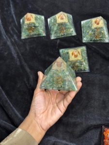 Pirámide de Orgón de Aventurina Verde Natural, Generador de Energía de Cristal con Bobina de Cobre para Reiki, Meditación, Sanación de Chakras y Feng Shui - Product Image 3