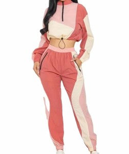 Ensemble de survêtement sportif color-block pour femme, haut court zippé à manches longues coupe ample et pantalon de jogging en maille polyester-coton OEM ODM - Product Image 1