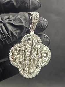 Colgante de letra personalizado con diamante de moissanita VVS en plata de ley 925 para uso unisex - Product Image 2