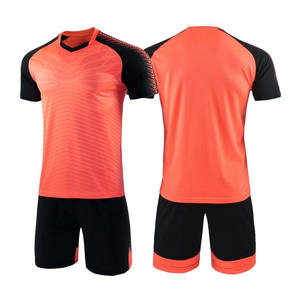 Dernier design 2026 Nouveaux uniformes d'entraînement de football pour adultes et jeunes Impression de logo personnalisé Uniforme de football à manches courtes Service OEM - Product Image 5