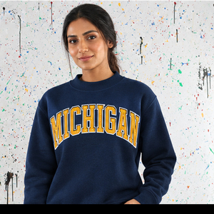Sweat-shirt à col rond brodé pour femme, bleu marine, logo sur le devant, tricoté, respirant, pour l'automne et l'hiver - Product Image 1