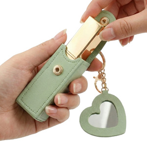 Porte-clés en cuir tendance avec miroir et pendentif rouge à lèvres pour femme – Accessoire de mode en gros - Product Image 5