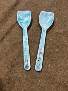 High demand horn colour epoxy resin <b>salad</b> serving set Indented design <b>salad</b> server resin Full resin fish indent design server - Product Image 3