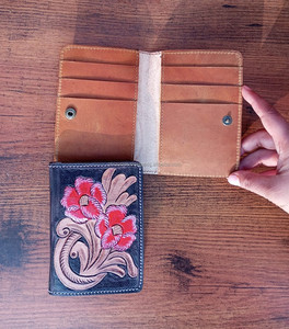 ที่ใส่หนังสือเดินทางหนังดีไซน์ใหม่อุปกรณ์เดินทางอเนกประสงค์แกะสลักด้วยมือสไตล์ตะวันตก - Product Image 6