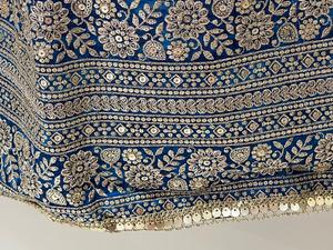 Chaniya Choli de Seda Real Rusa con Bordado a Mano con Espejos, Dupatta de Chinnon, Diseño de Diseñador, para Bodas y Navratri, para Mujer - Product Image 4