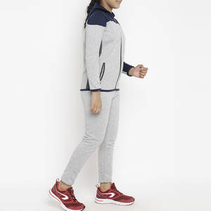 Conjunto Deportivo Informal con Capucha Premium para Adultos |   Conjunto Deportivo de Alto Rendimiento en Azul Hielo y Azul Marino con Contraste - Product Image 2