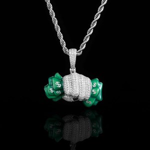 Pendentif de luxe certifié pour homme en argent sterling 925, personnalisé, avec moissanite VVS1 et émail, motif 'Money Grab', style Hip Hop, entièrement serti de pierres. - Product Image 1