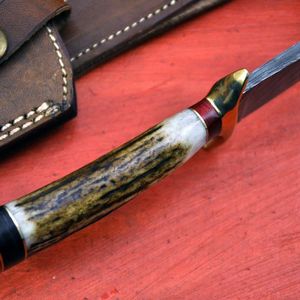 Couteau de chasse à lame fixe en acier Damas fait main, manche en bois de cerf, pointe tombante - Product Image 4